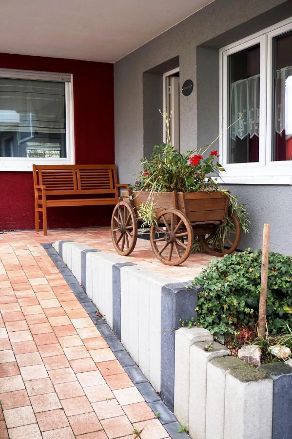 Weinhaus Lenz Ξενοδοχείο Briedern Εξωτερικό φωτογραφία